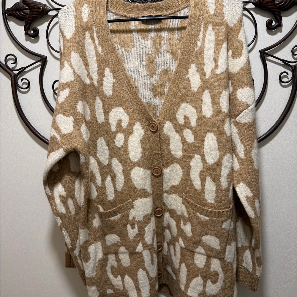 Very J Tan and White Cardigan Sweater